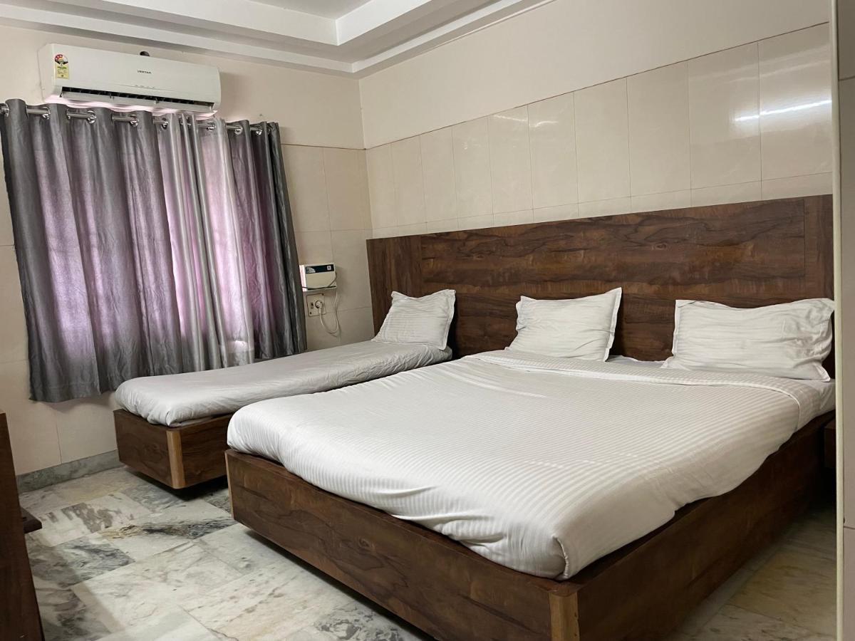 Hotel Joyce Madras Buitenkant foto