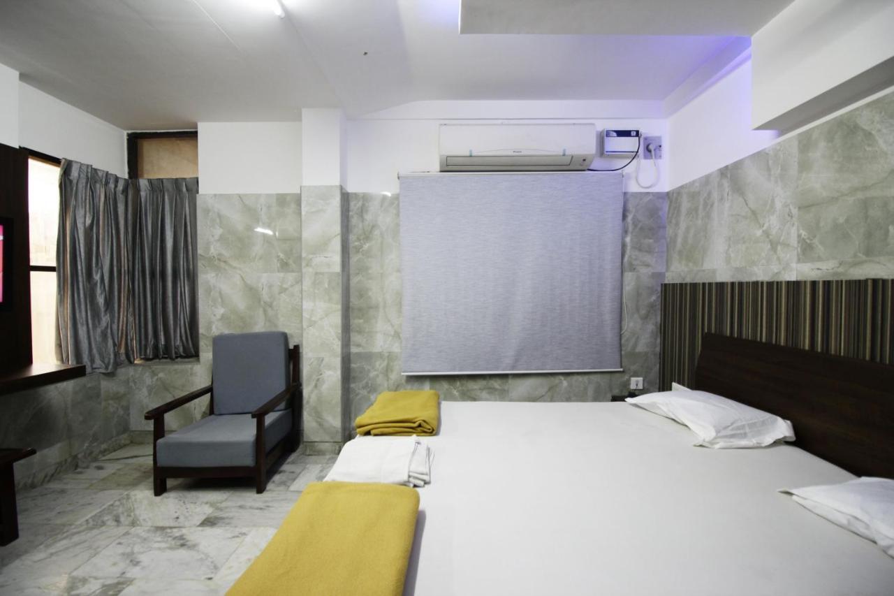 Hotel Joyce Madras Buitenkant foto